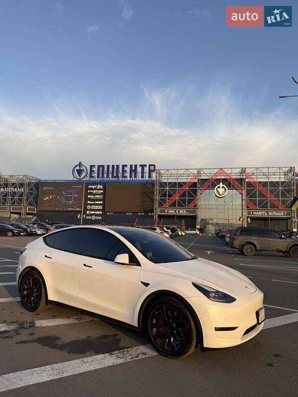 Внедорожник / Кроссовер Tesla Model Y 2022 в Киеве