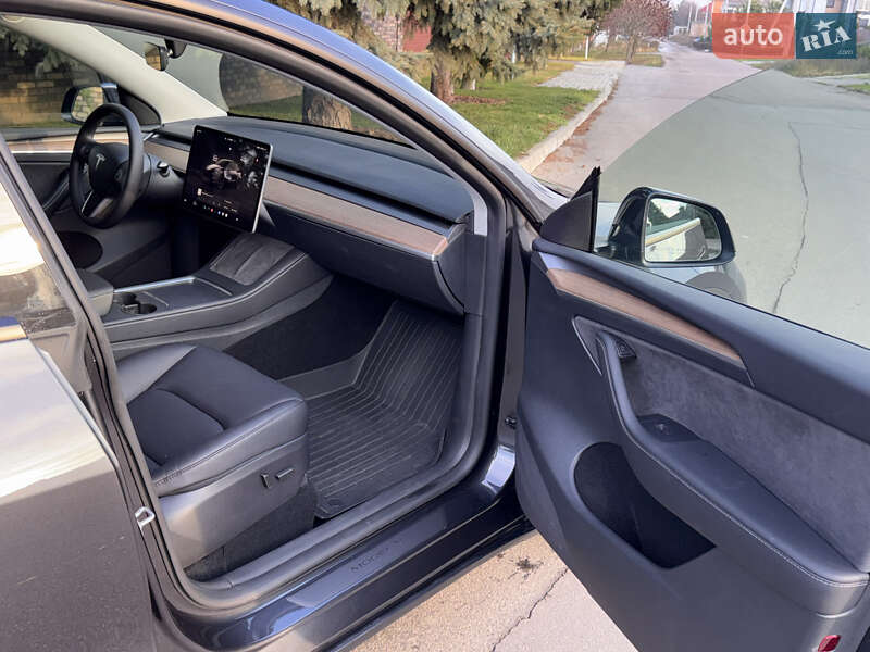 Внедорожник / Кроссовер Tesla Model Y 2024 в Киеве фото 36 Внедорожник / Кроссовер Tesla Model Y 2024 в Киеве