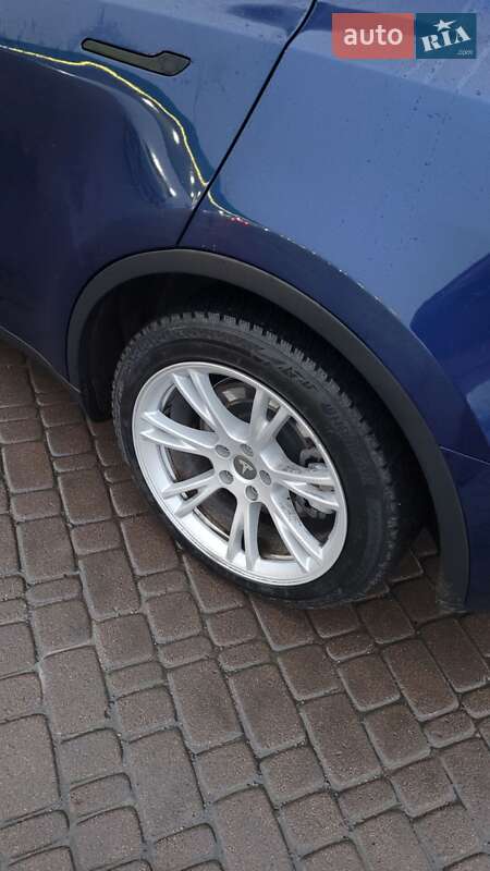 Внедорожник / Кроссовер Tesla Model Y 2023 в Полтаве