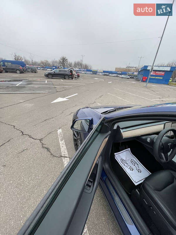 Внедорожник / Кроссовер Tesla Model Y 2023 в Киеве