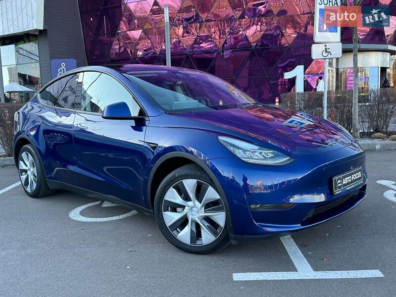Внедорожник / Кроссовер Tesla Model Y 2023 в Киеве