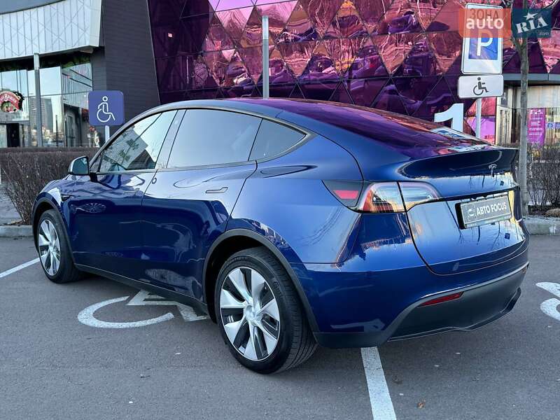 Внедорожник / Кроссовер Tesla Model Y 2023 в Киеве