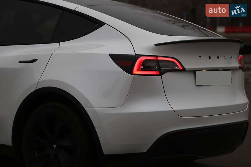 Позашляховик / Кросовер Tesla Model Y 2021 в Києві