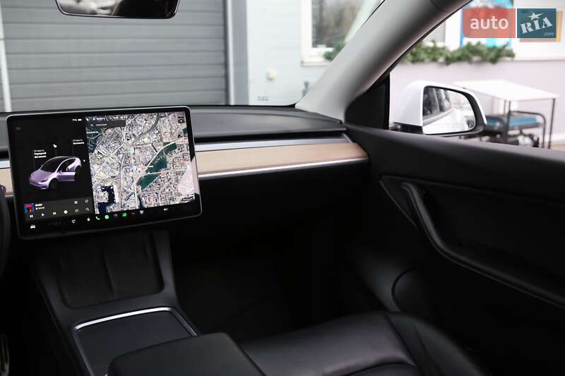 Позашляховик / Кросовер Tesla Model Y 2021 в Києві