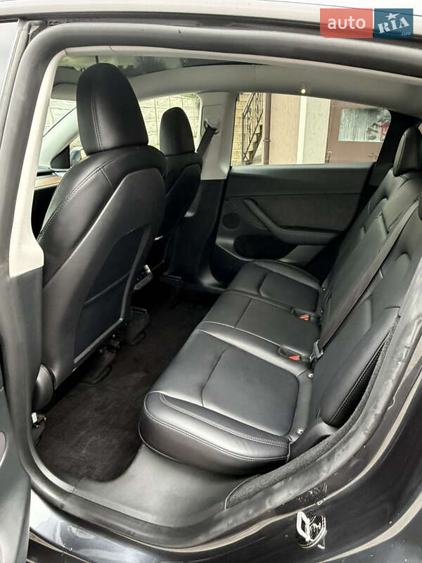 Внедорожник / Кроссовер Tesla Model Y 2024 в Львове