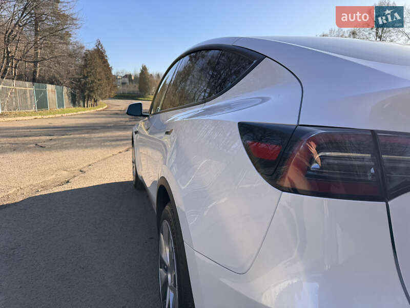 Внедорожник / Кроссовер Tesla Model Y 2023 в Львове