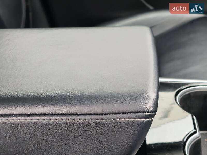 Внедорожник / Кроссовер Tesla Model Y 2020 в Львове