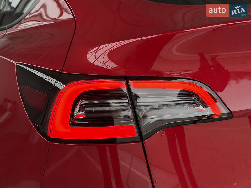 Внедорожник / Кроссовер Tesla Model Y 2022 в Ильинцах