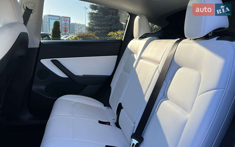 Внедорожник / Кроссовер Tesla Model Y 2021 в Львове