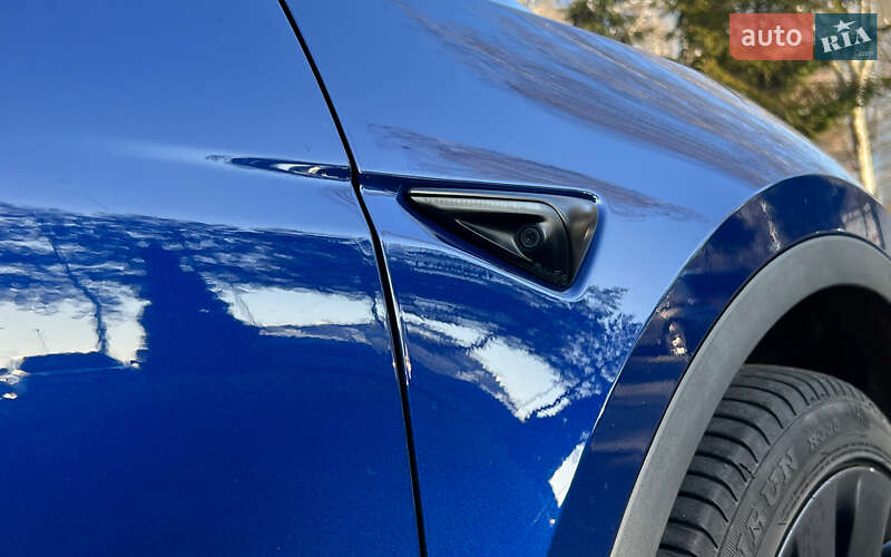 Внедорожник / Кроссовер Tesla Model Y 2021 в Львове