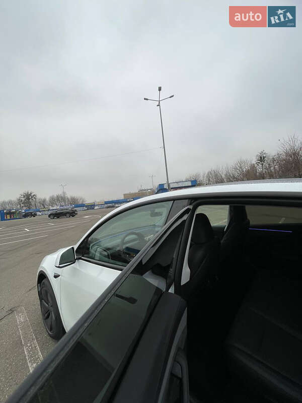 Внедорожник / Кроссовер Tesla Model Y 2025 в Киеве фото 13 Внедорожник / Кроссовер Tesla Model Y 2025 в Киеве