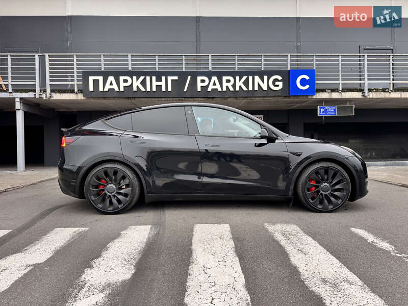 Внедорожник / Кроссовер Tesla Model Y 2022 в Киеве