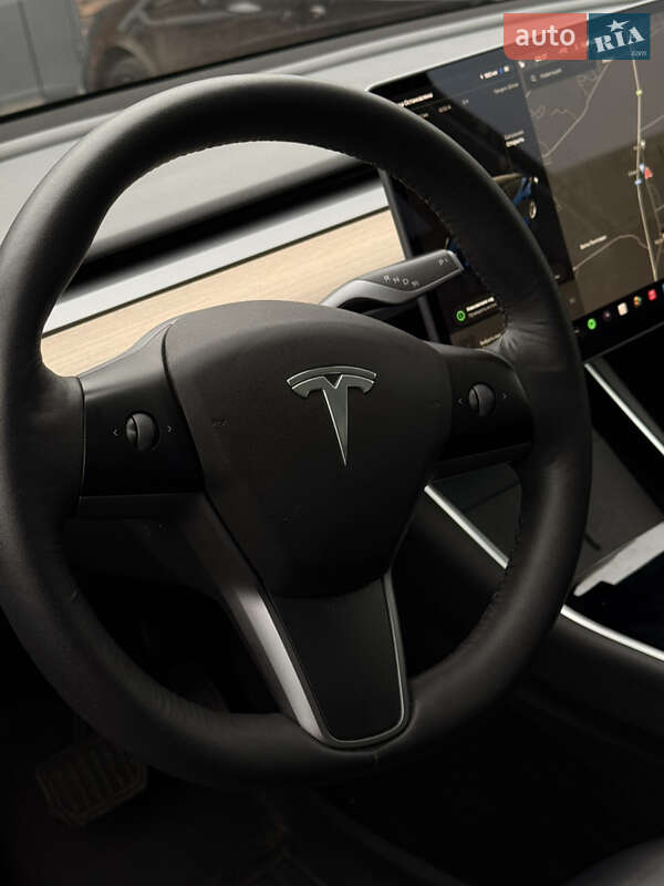 Внедорожник / Кроссовер Tesla Model Y 2021 в Киеве