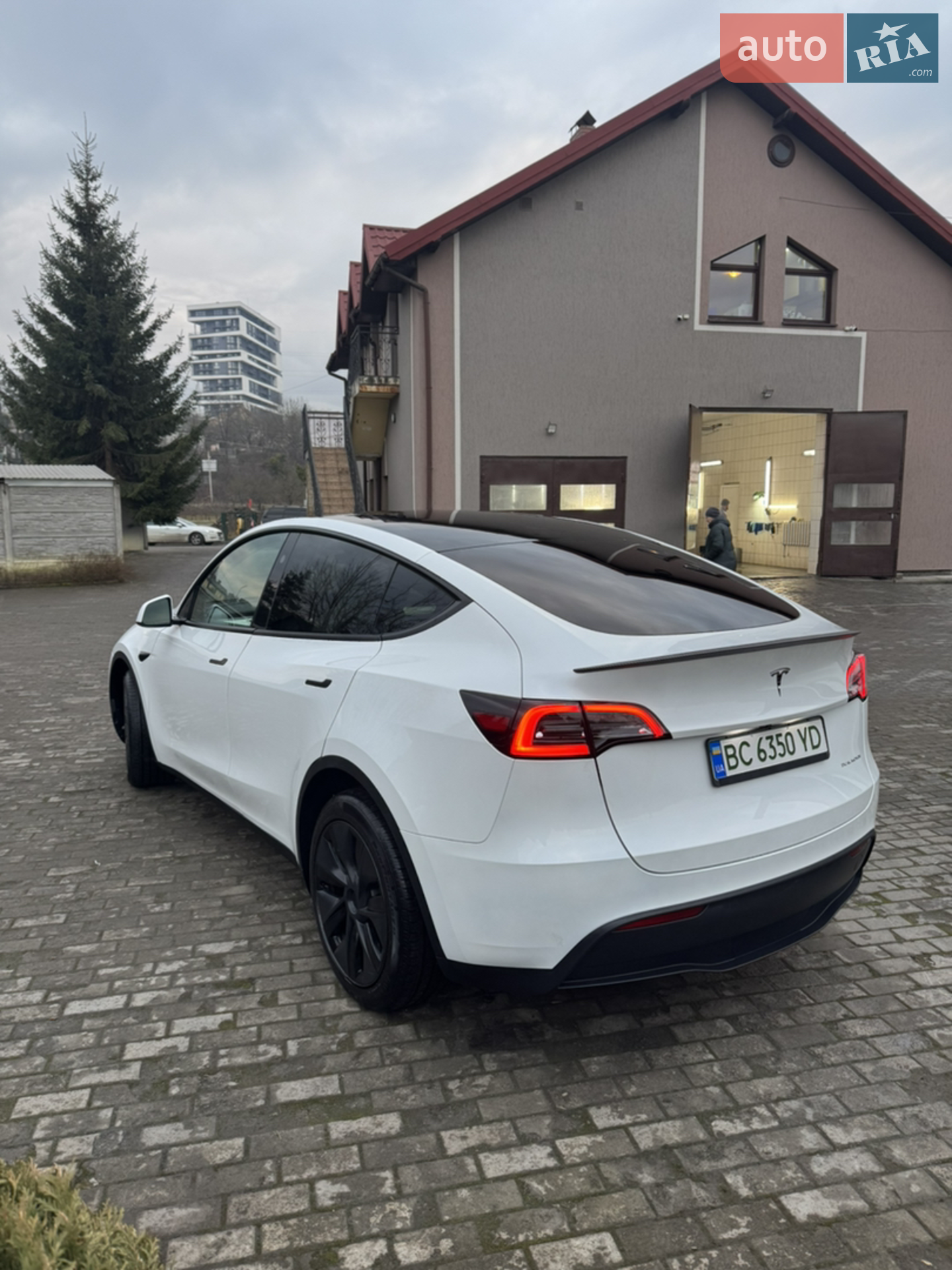 2024 Tesla Model Y - мініатюра 5