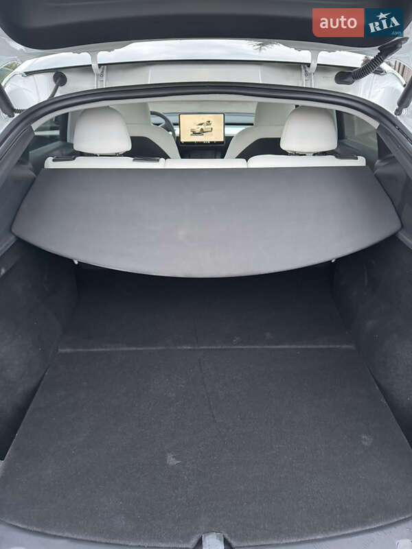 Внедорожник / Кроссовер Tesla Model Y 2024 в Львове
