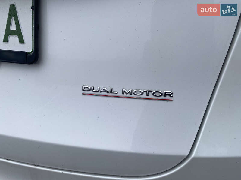 Внедорожник / Кроссовер Tesla Model Y 2022 в Ровно