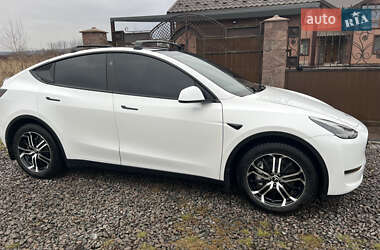 Внедорожник / Кроссовер Tesla Model Y 2023 в Ивано-Франковске