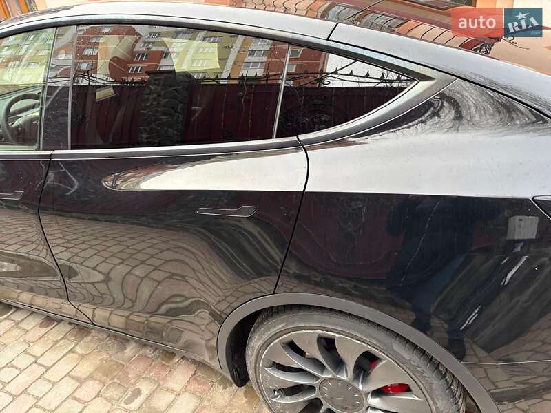 Внедорожник / Кроссовер Tesla Model Y 2021 в Львове