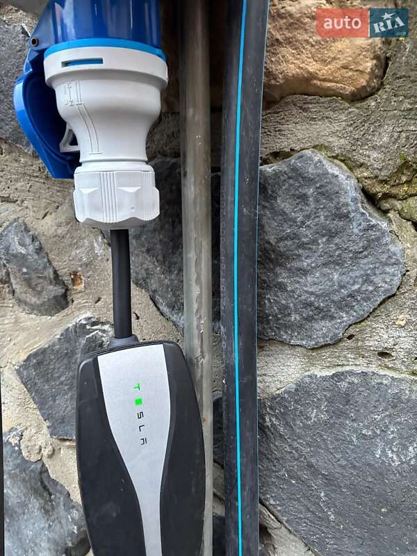 Внедорожник / Кроссовер Tesla Model Y 2021 в Львове