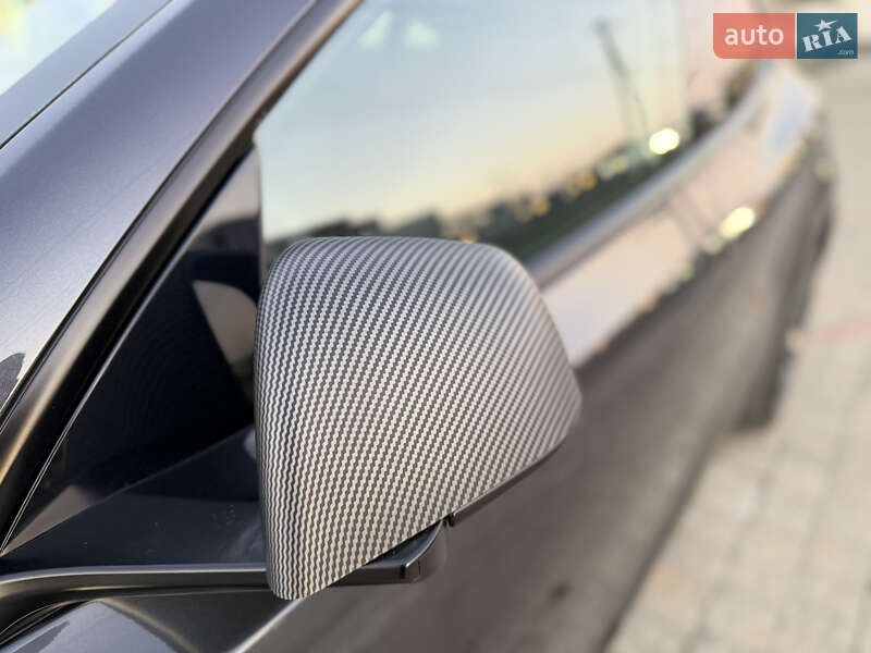 Позашляховик / Кросовер Tesla Model Y 2024 в Львові