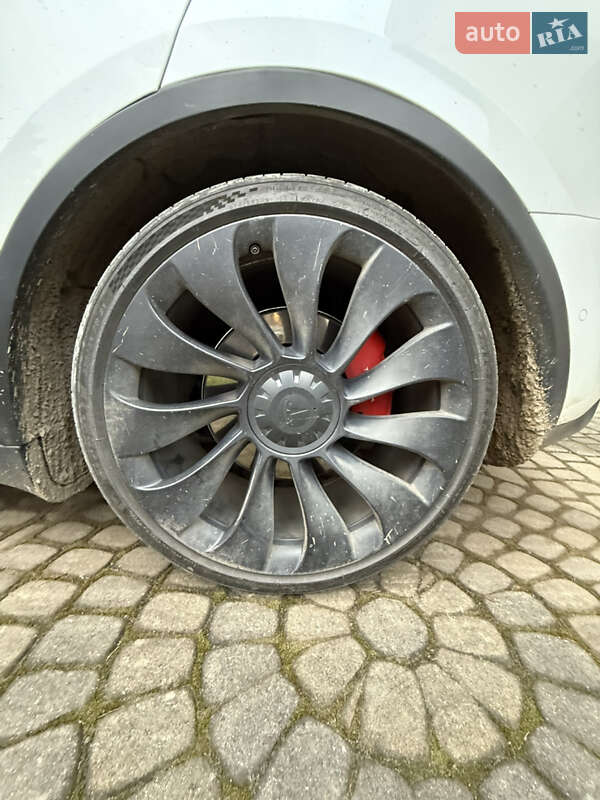 Внедорожник / Кроссовер Tesla Model Y 2020 в Львове