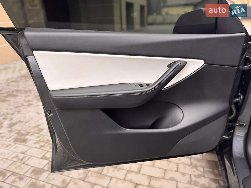 Внедорожник / Кроссовер Tesla Model Y 2021 в Виннице