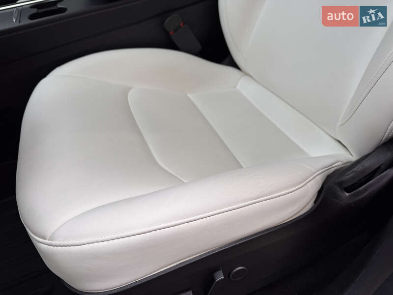 Внедорожник / Кроссовер Tesla Model Y 2021 в Виннице