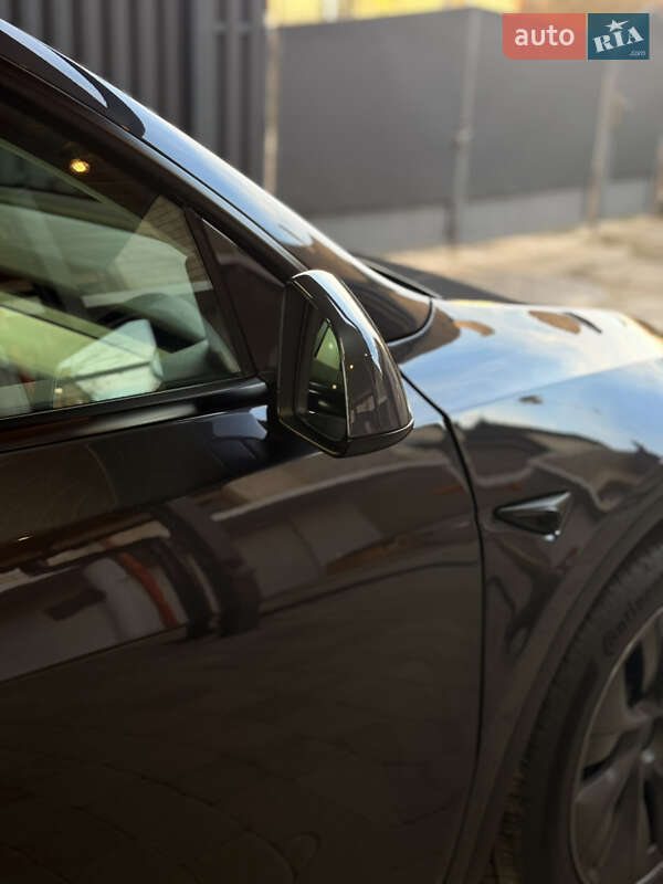 Внедорожник / Кроссовер Tesla Model Y 2025 в Львове