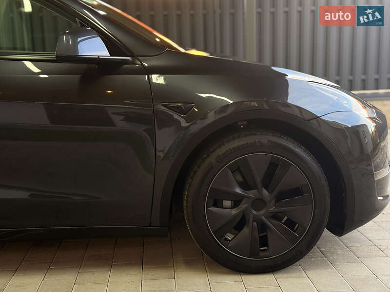 Внедорожник / Кроссовер Tesla Model Y 2025 в Львове
