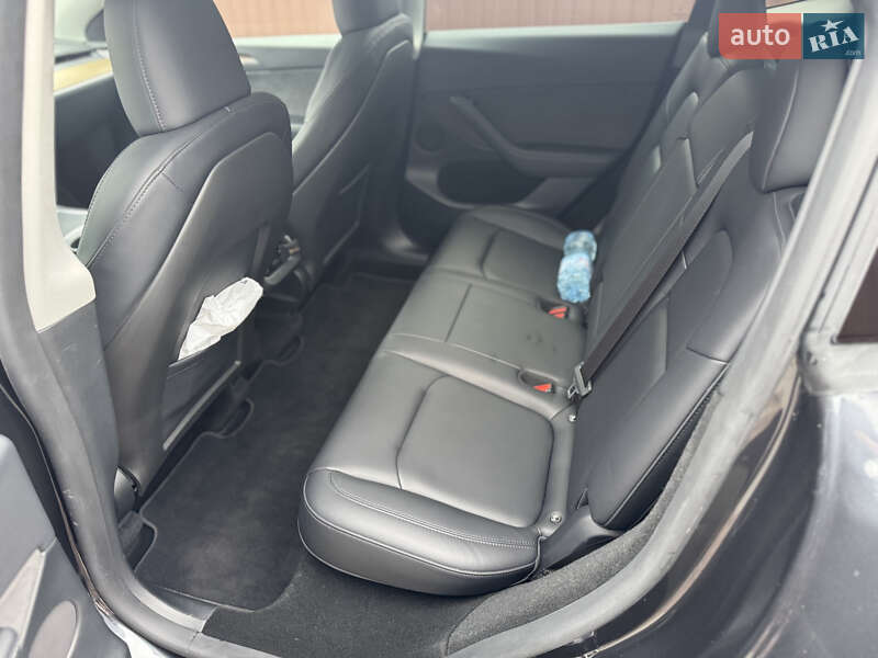 Внедорожник / Кроссовер Tesla Model Y 2024 в Киеве