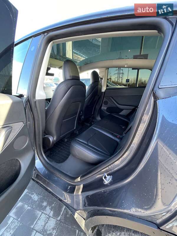 Позашляховик / Кросовер Tesla Model Y 2022 в Львові