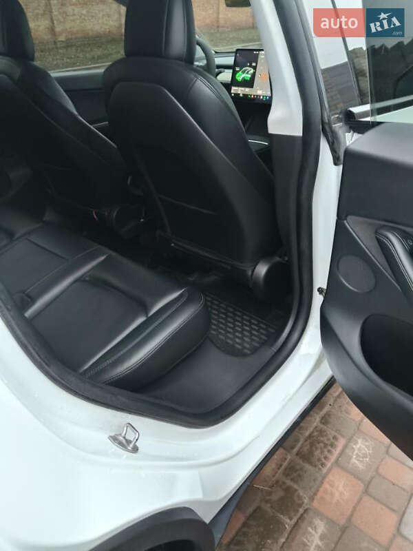 Внедорожник / Кроссовер Tesla Model Y 2021 в Сумах