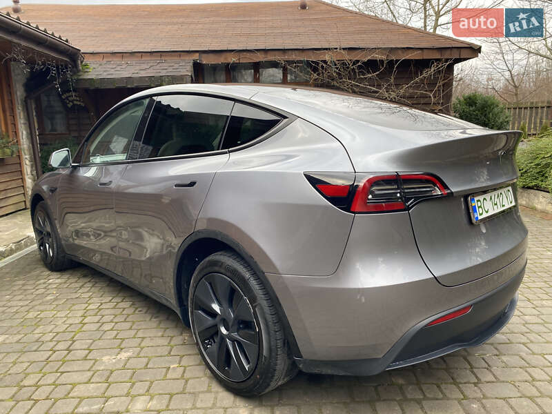 Внедорожник / Кроссовер Tesla Model Y 2024 в Львове