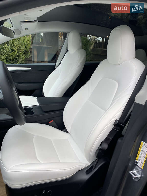 Внедорожник / Кроссовер Tesla Model Y 2024 в Львове