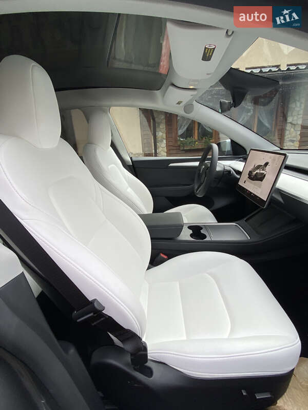 Внедорожник / Кроссовер Tesla Model Y 2024 в Львове