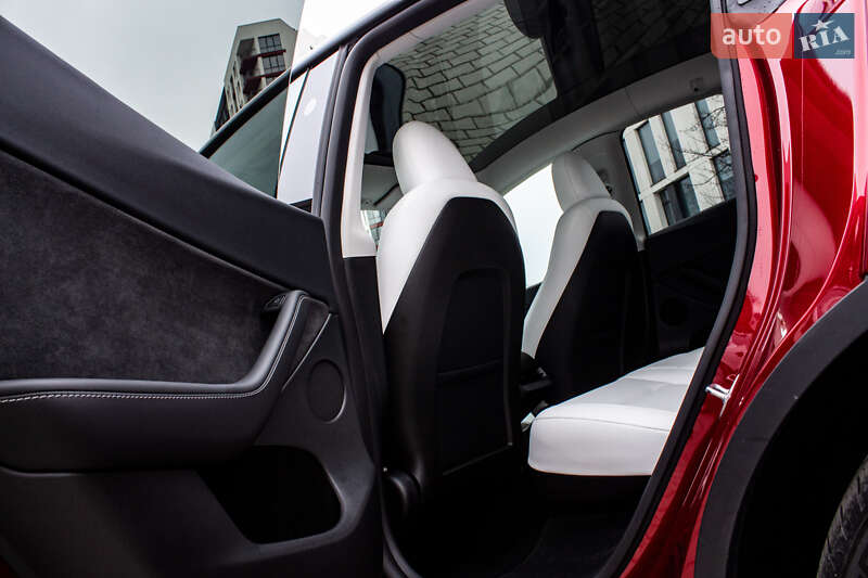 Внедорожник / Кроссовер Tesla Model Y 2024 в Львове