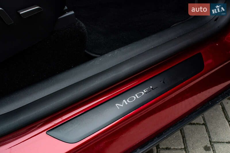 Внедорожник / Кроссовер Tesla Model Y 2024 в Львове