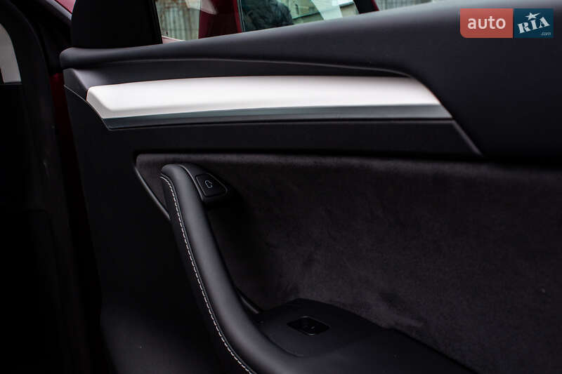 Внедорожник / Кроссовер Tesla Model Y 2024 в Львове