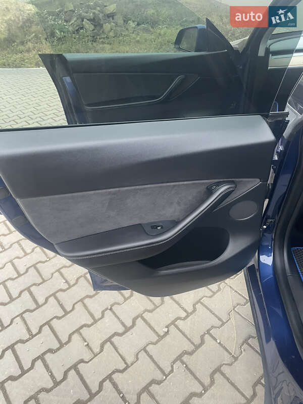 Внедорожник / Кроссовер Tesla Model Y 2021 в Тернополе