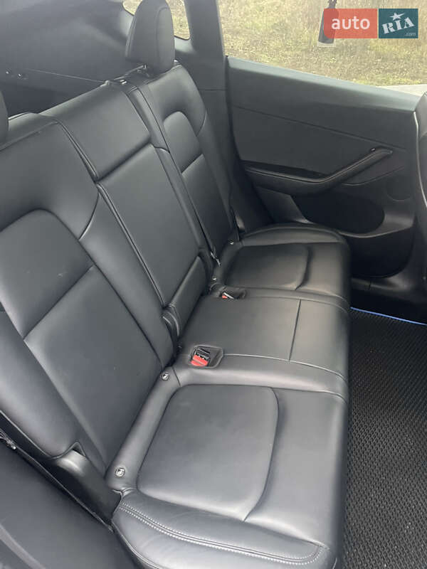 Внедорожник / Кроссовер Tesla Model Y 2021 в Тернополе