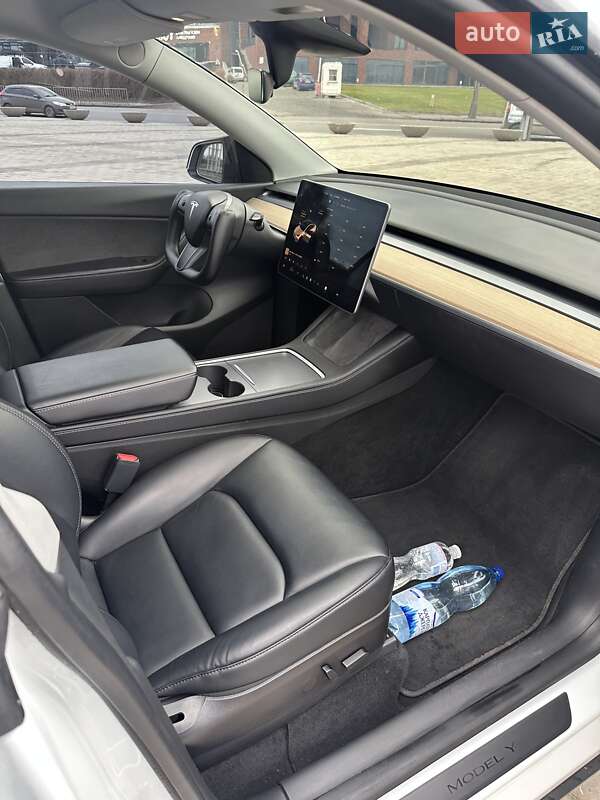 Внедорожник / Кроссовер Tesla Model Y 2022 в Днепре