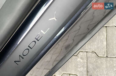 Внедорожник / Кроссовер Tesla Model Y 2024 в Киеве