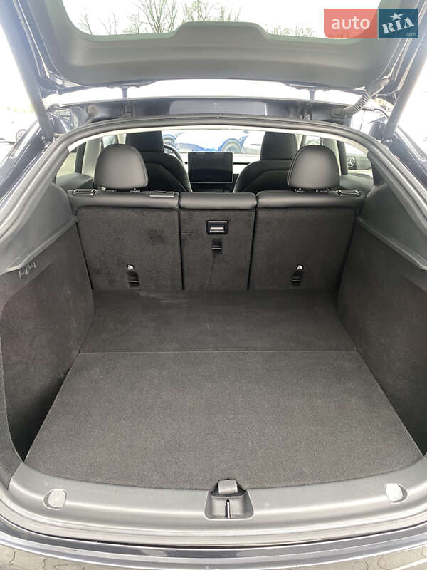 Позашляховик / Кросовер Tesla Model Y 2024 в Києві