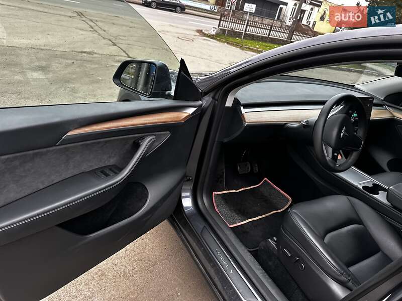 Позашляховик / Кросовер Tesla Model Y 2023 в Кременчуці