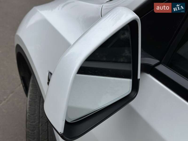 Позашляховик / Кросовер Tesla Model Y 2023 в Львові фото 31 Позашляховик / Кросовер Tesla Model Y 2023 в Львові
