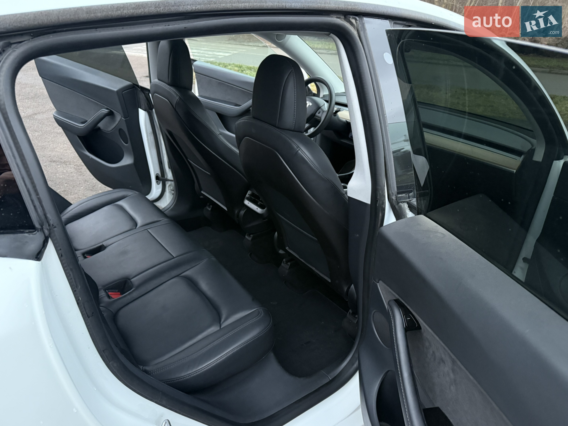 2020 Tesla Model Y - мініатюра 17