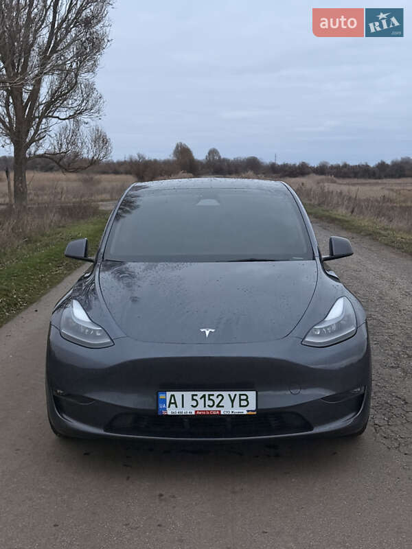Tesla Model Y 2023