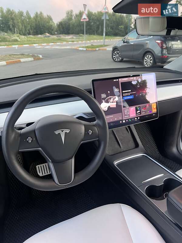 Позашляховик / Кросовер Tesla Model Y 2021 в Києві