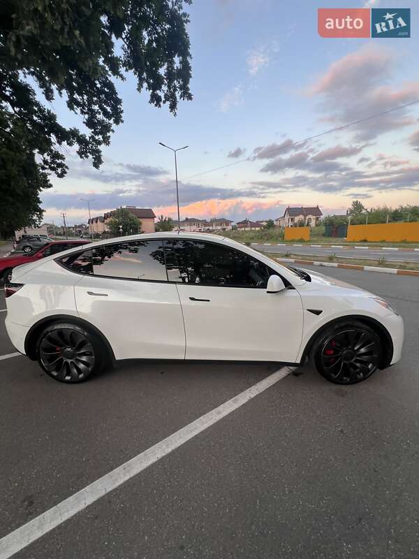 Позашляховик / Кросовер Tesla Model Y 2021 в Києві