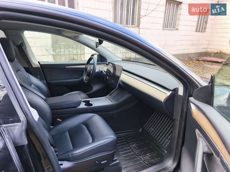 Внедорожник / Кроссовер Tesla Model Y 2022 в Киеве